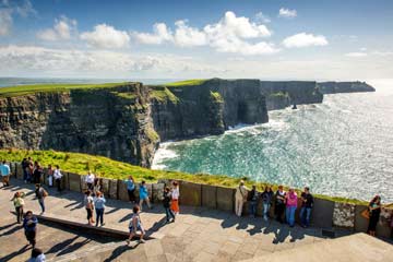 Cliffs-of-Moher_visitor-experience